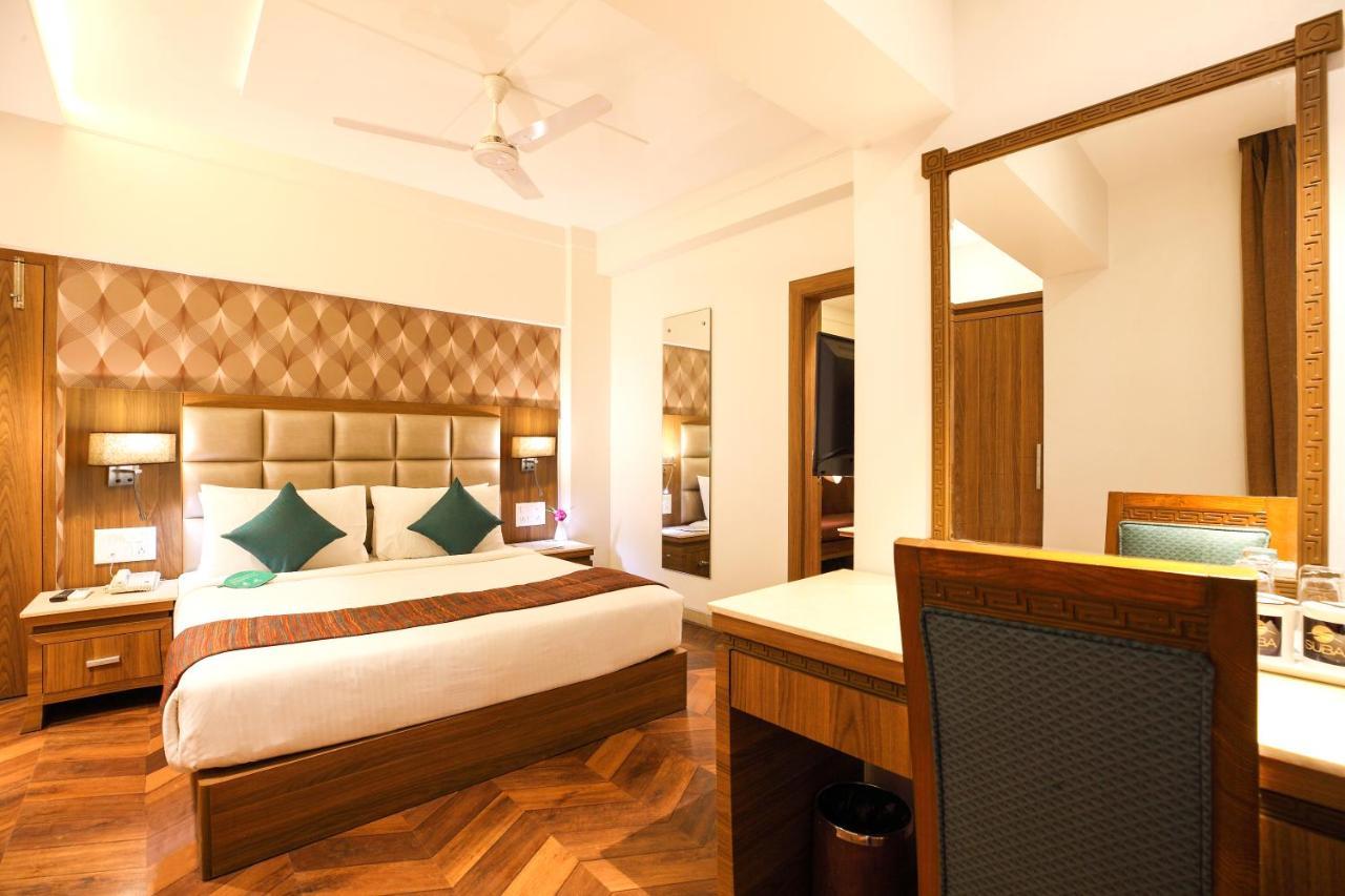 Click Hotel Nashik Buitenkant foto