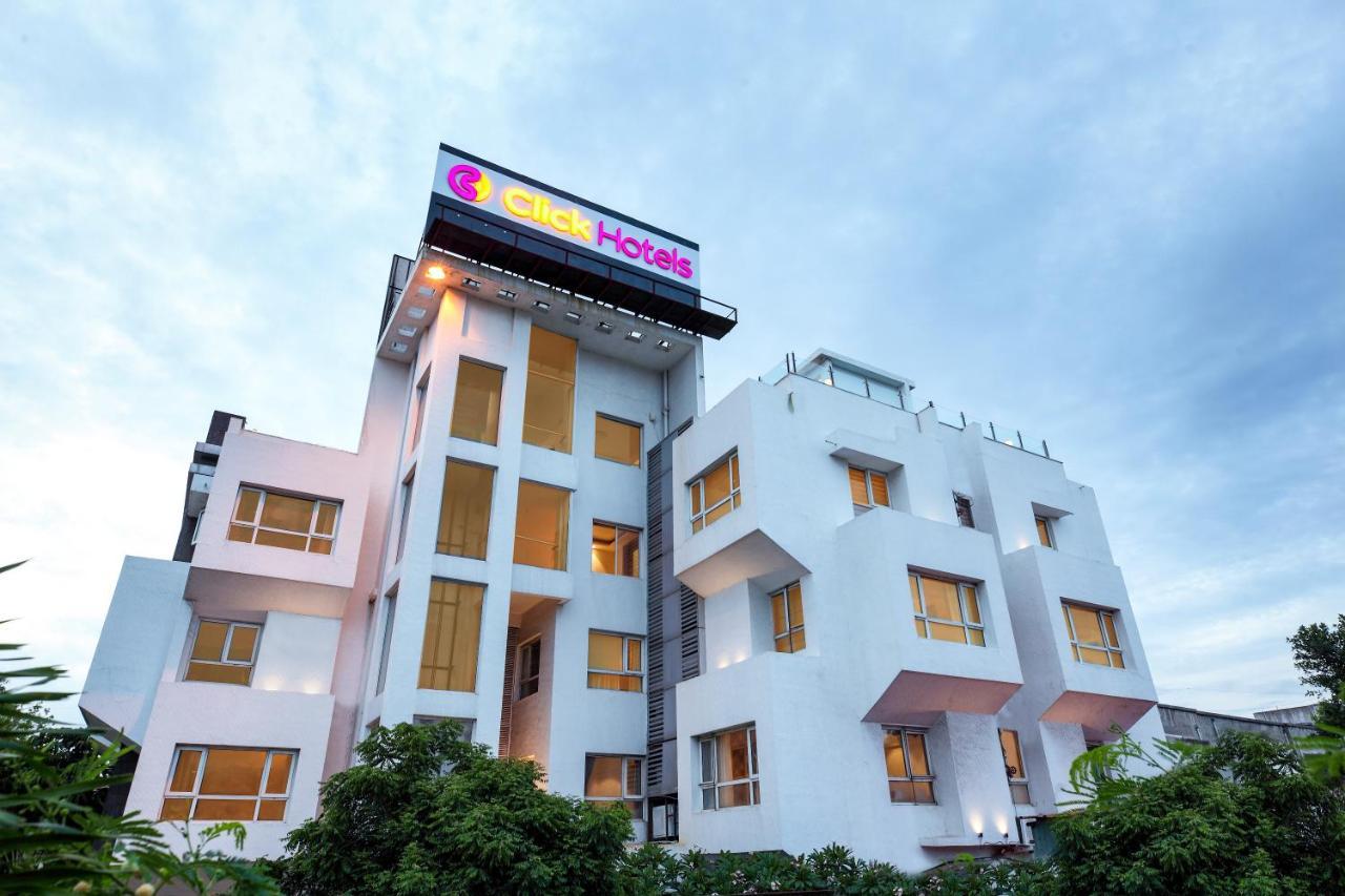 Click Hotel Nashik Buitenkant foto