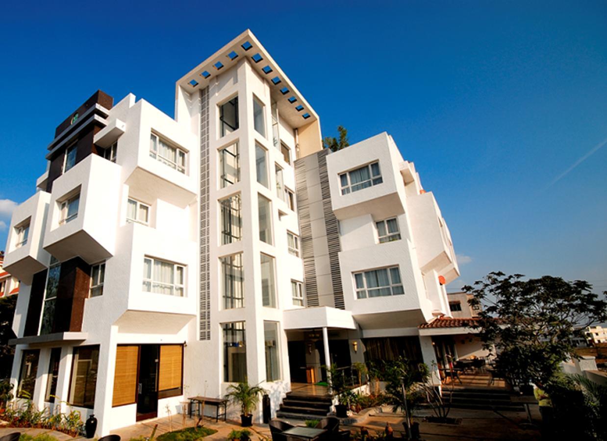 Click Hotel Nashik Buitenkant foto
